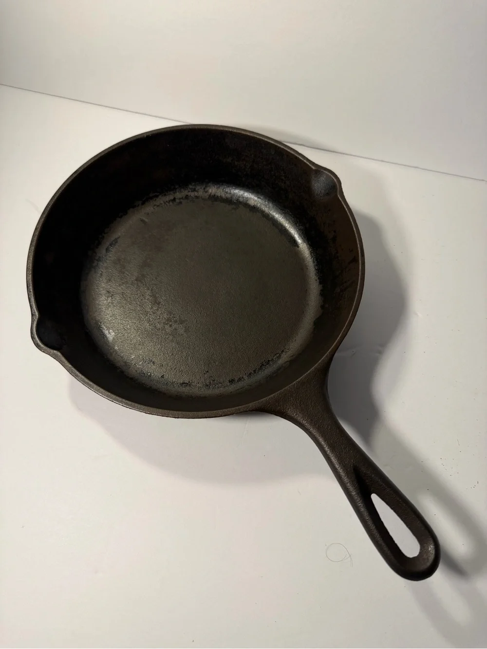 Lodge 8SK Cast Iron Skillet 10.25” USA Pre-Seasoned Dual Pour Spouts
